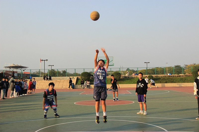 拼搏进取，团结向上
