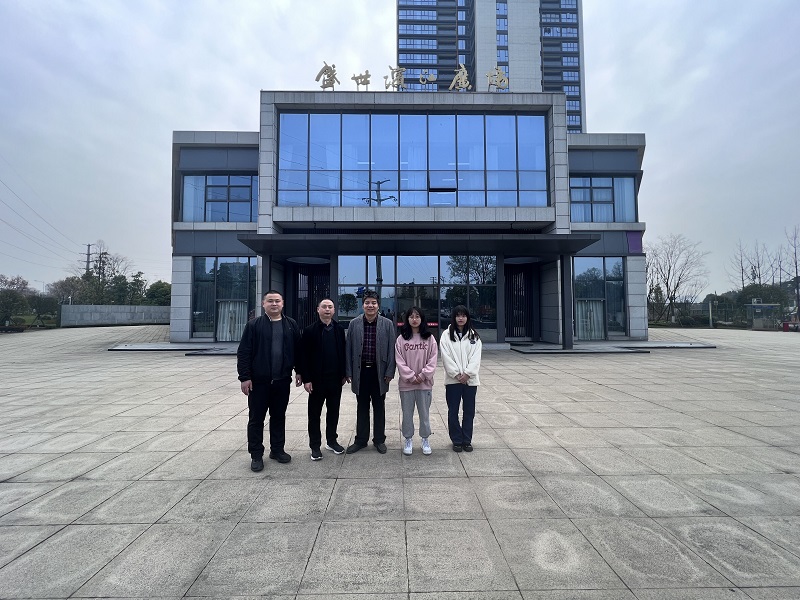 走入企业调研  跟踪校外岗位实习学员