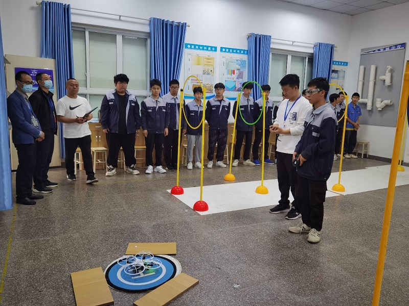 我院召开第七届全国青少年无人机大赛（四川省赛）赛前动员会