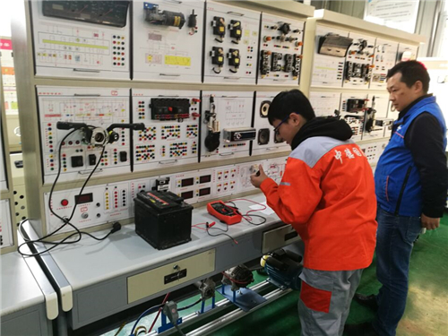 汽车工程系第十一届技能节技能大赛半决赛顺利完成