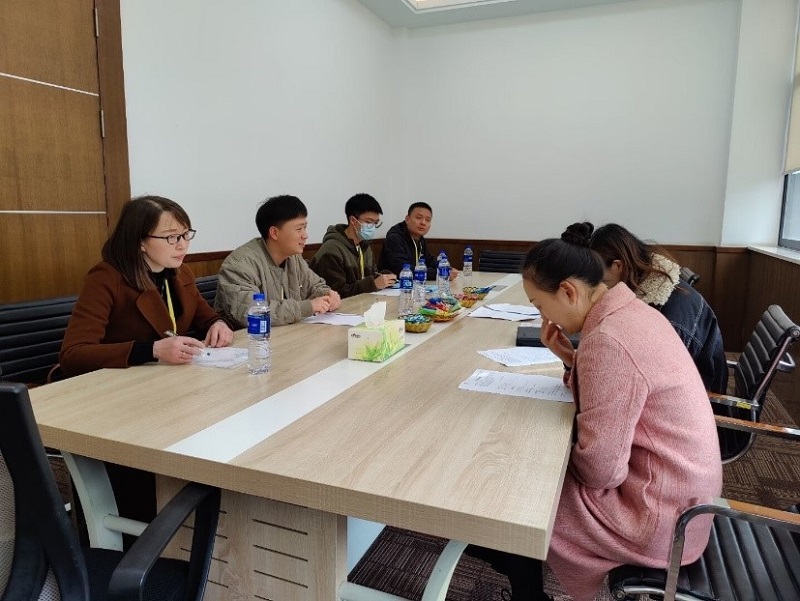 下企业深入交流，观现场开阔眼界