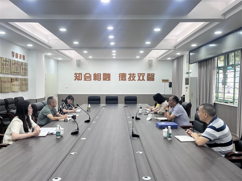局改革发展指导组“四不两直”指导调研技师学院深入贯彻中央八项规定精神学习教育情况