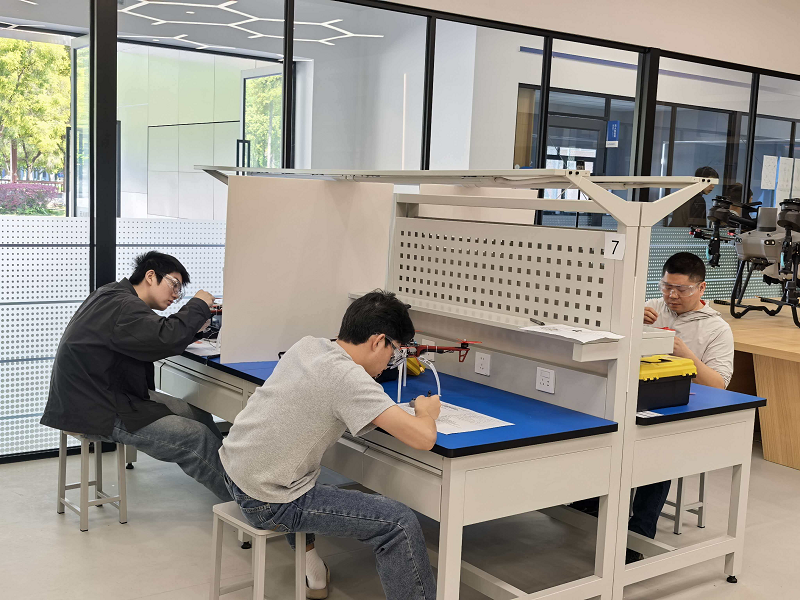学院圆满举办首批次无人机装调检修工职业技能等级认定