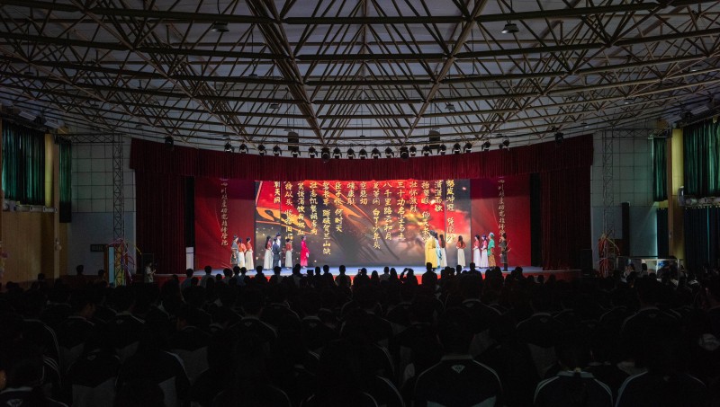 诵典引读传经典，墨香伴读润心田