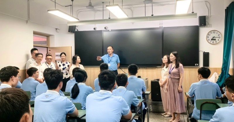 暖心开学季 关怀伴新生