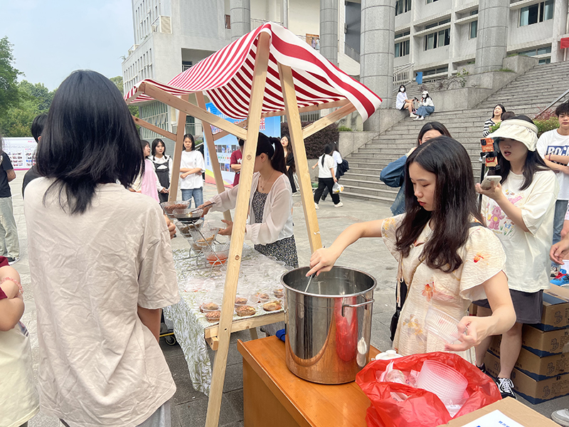 共生共赢 校企合作完成“经管网红杯”网络直播营销决赛